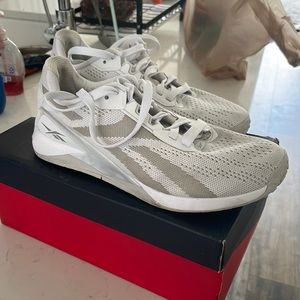 Reebok x1 size 7, white, worn twice